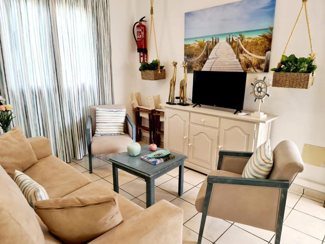 Apartamentos Delfines Cala Blanca  Extérieur photo