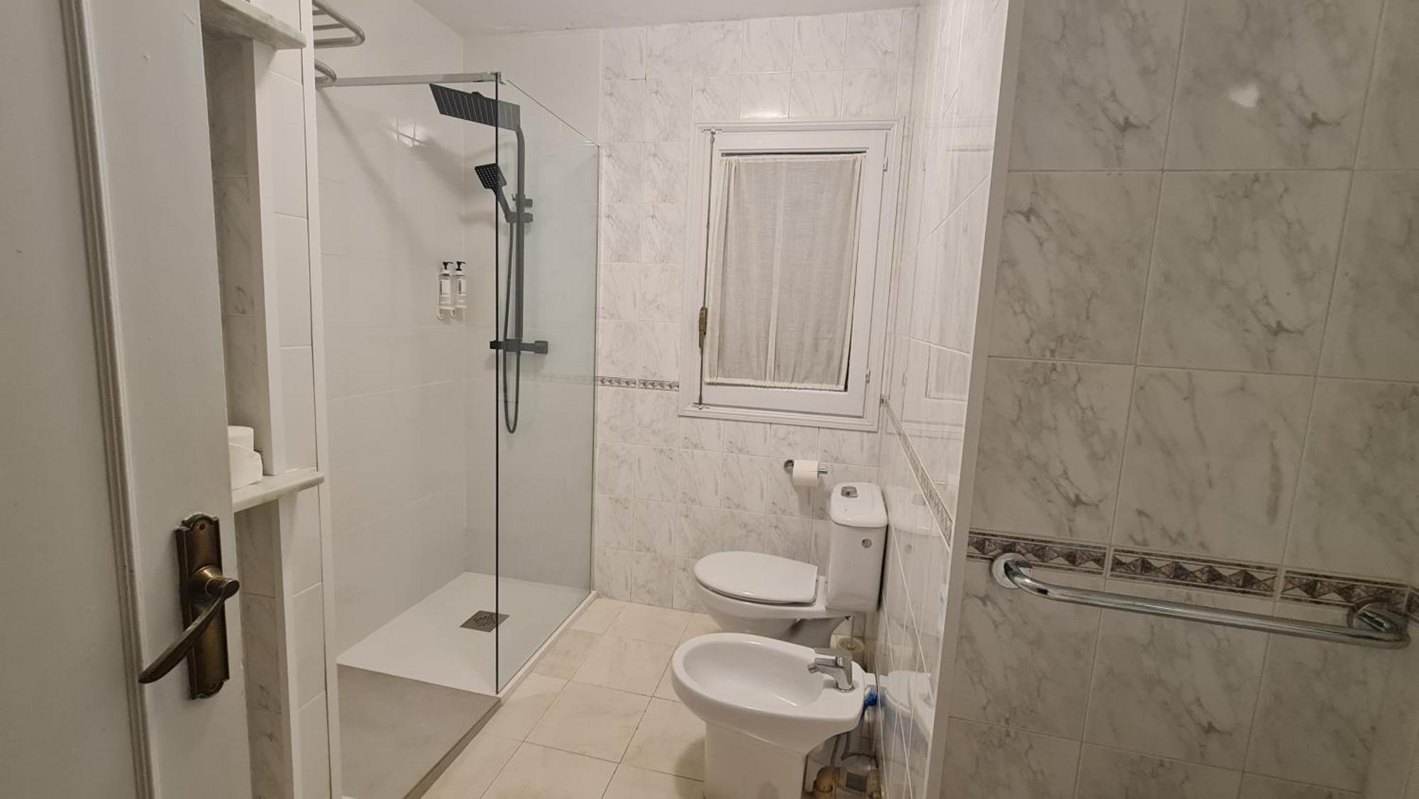 Apartamentos Delfines Cala Blanca  Extérieur photo