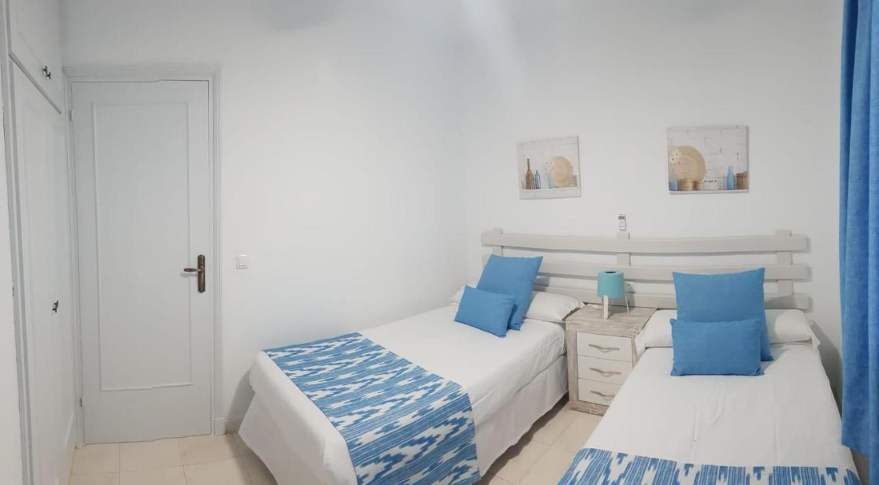 Apartamentos Delfines Cala Blanca  Extérieur photo