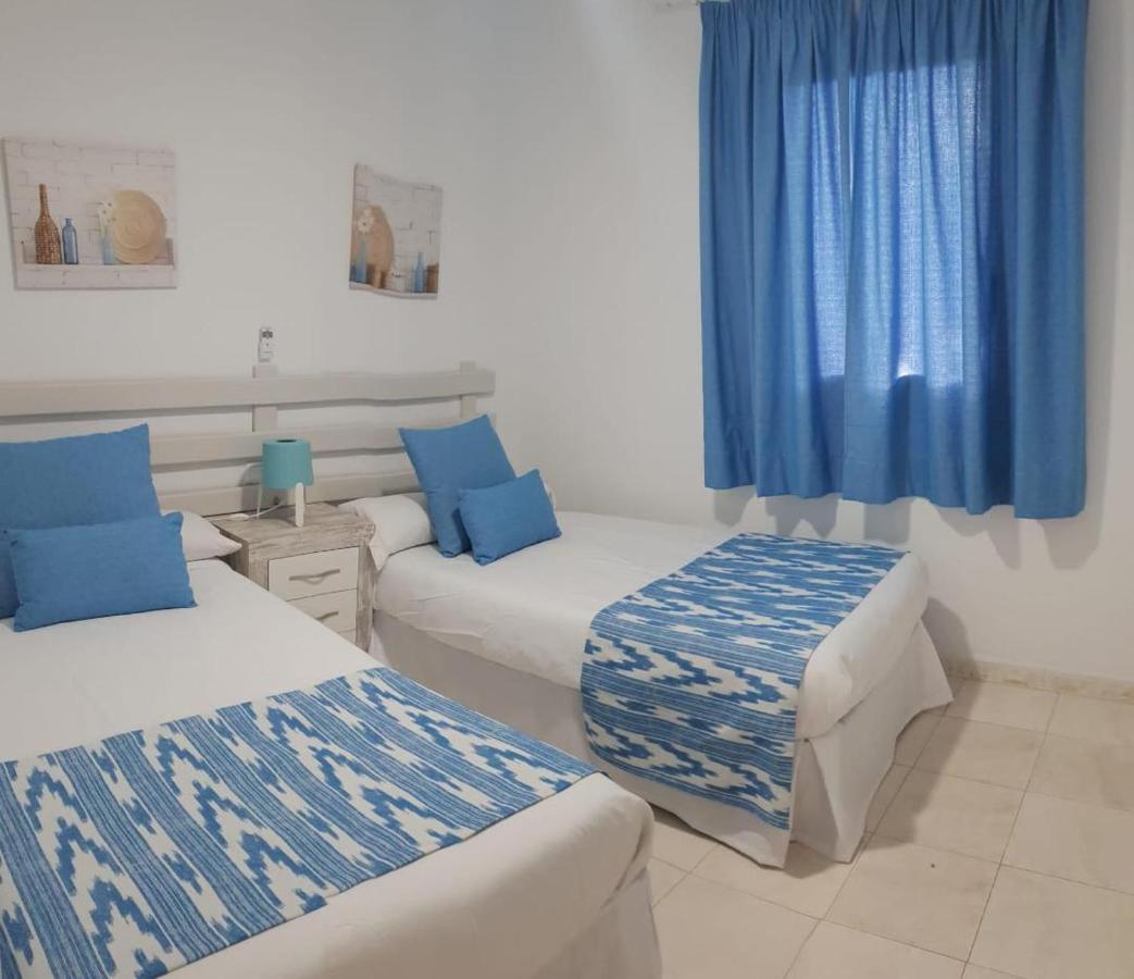 Apartamentos Delfines Cala Blanca  Extérieur photo