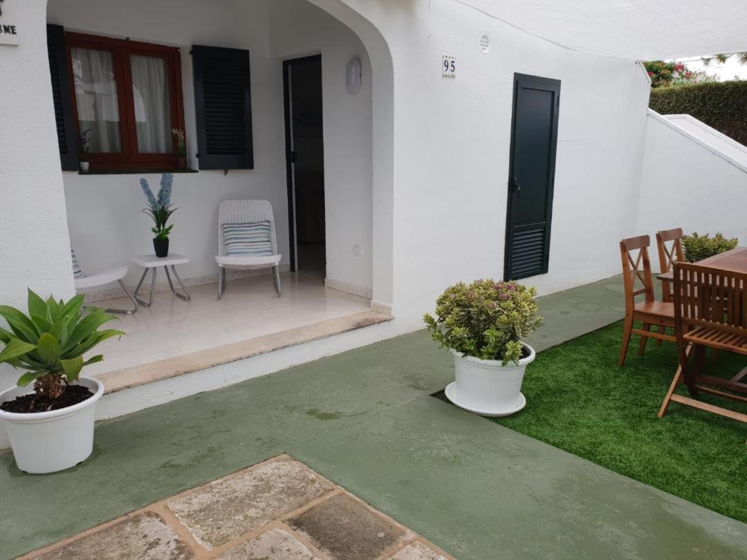 Apartamentos Delfines Cala Blanca  Extérieur photo